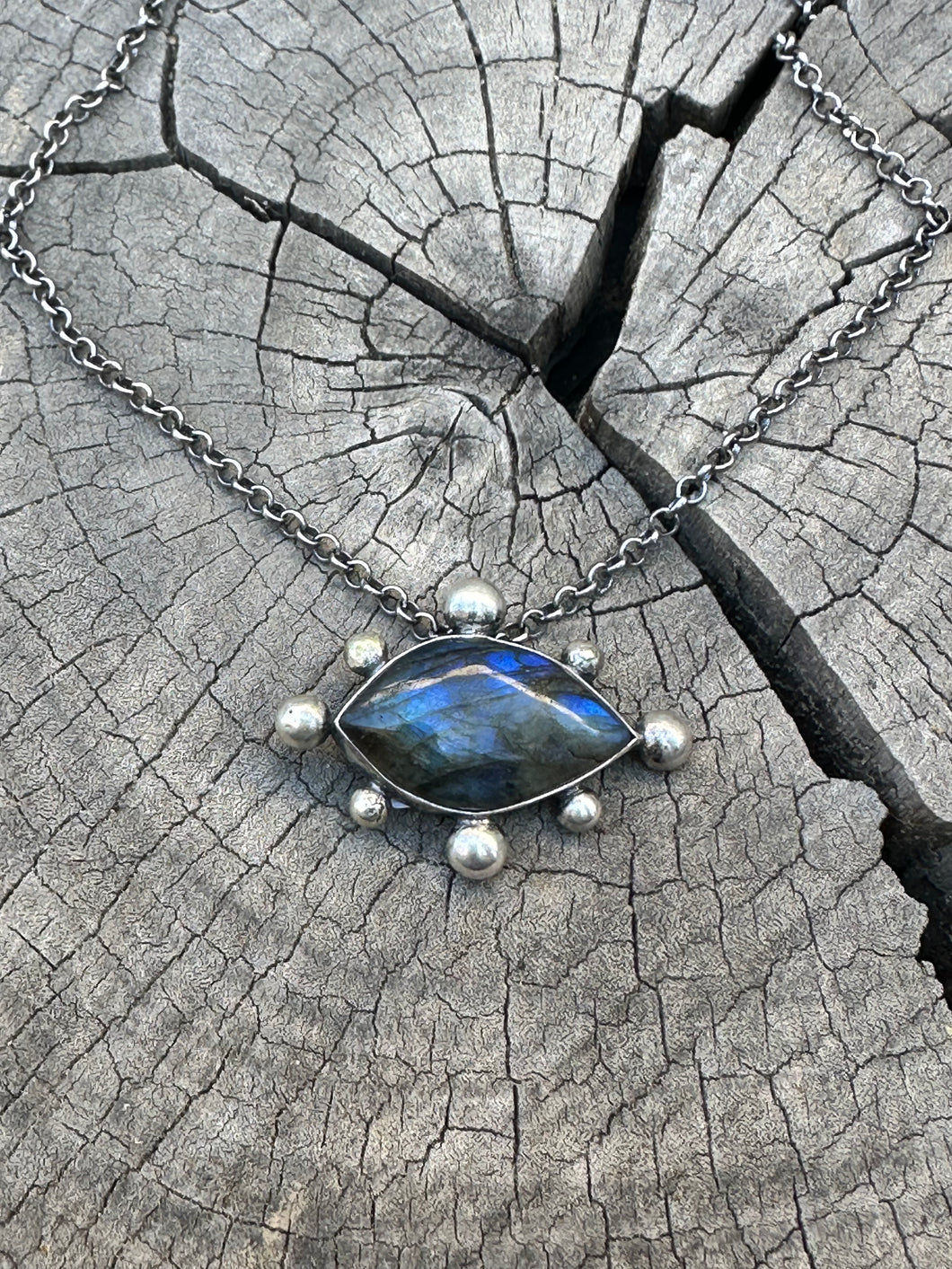 Labradorite Ojo Protection Pendant