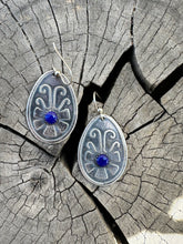 Load image into Gallery viewer, Papalotl discs with Lapis Lazuli