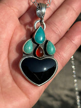 Load image into Gallery viewer, Amor Divino heart pendant