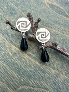 Ximalli with onyx drops