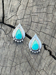 Protégeme ~ turquoise stud earrings