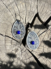 Load image into Gallery viewer, Papalotl discs with Lapis Lazuli